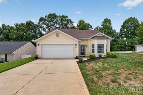 806 20th Avenue Place sold home in Windsong Village, Hickory, NC