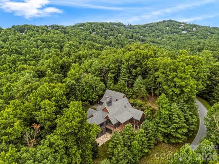 183 Chattooga Run active home in Champion Hills, Hendersonville, NC