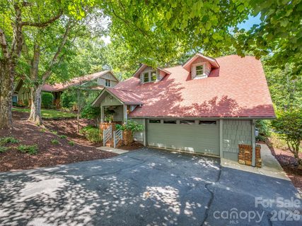 16 Lacoste Drive pending home in Champion Hills, Hendersonville, NC