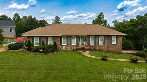 100 Oakridge Drive pending home in Northridge, Morganton, NC