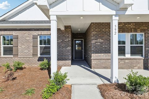 313 Hilsaw Lane active home in Brighton Springs, York, SC