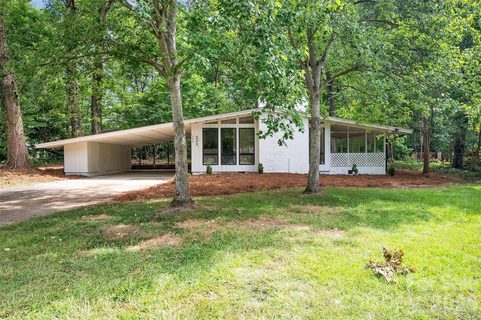 233 Dogwood Drive pending home in Woodland Park, Mount Holly, NC