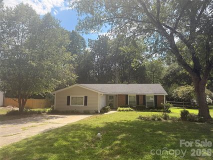5900 Tillery Drive active home in Shadow Lake, Charlotte, NC