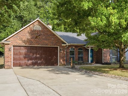 127 W Bank Drive pending home in Coulwood, Charlotte, NC