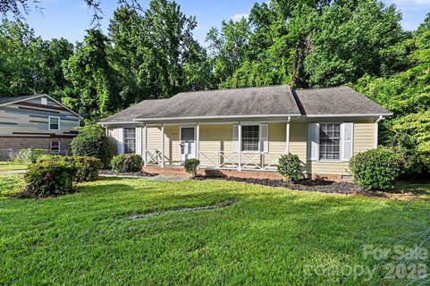 2726 Meadowcliff Drive active home in Milton Acres, Charlotte, NC