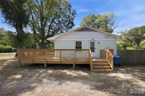400 Olin Drive active home in Hillcrest, Waxhaw, NC