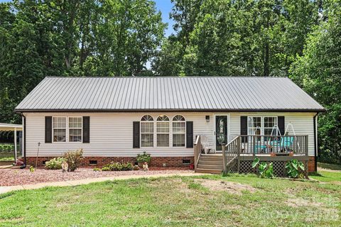 A home in Stonewall Estates