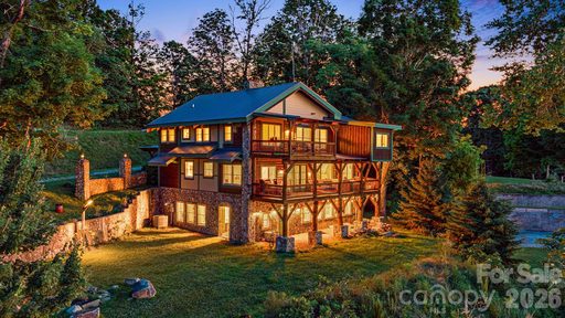 Homes in Wolfs Crossing, Mars Hill