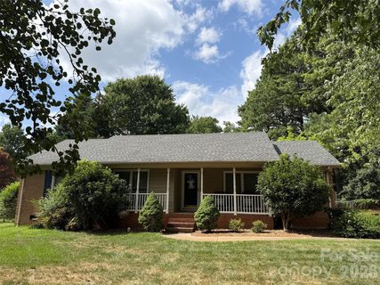 1101 Lightwood Drive sold home in Wood Hollow, Matthews, NC
