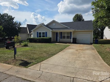 2772 Ramble Wood Court active home in Carnegie Estates, Rock Hill, SC