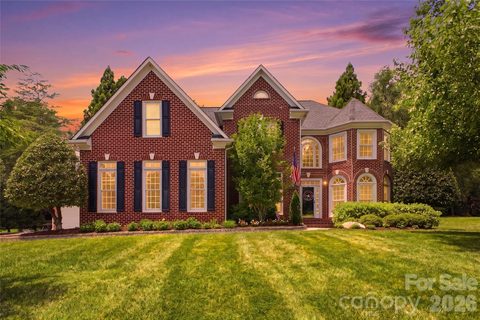 3425 Savannah Hills Drive pending home in Providence Hills, Matthews, NC