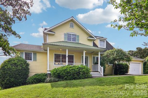 Homes in Bannerwood, Horse Shoe
