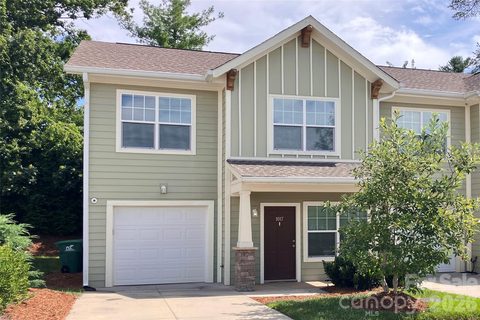 1017 Baldwin Commons Drive pending home in Baldwin Commons, Arden, NC