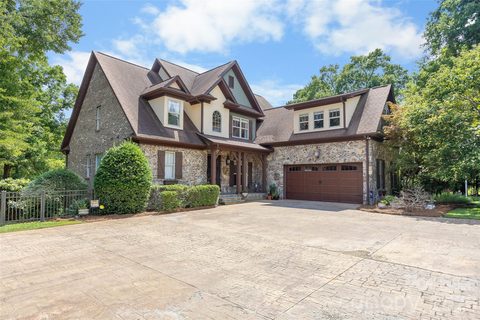 Masons Crossing, Clover