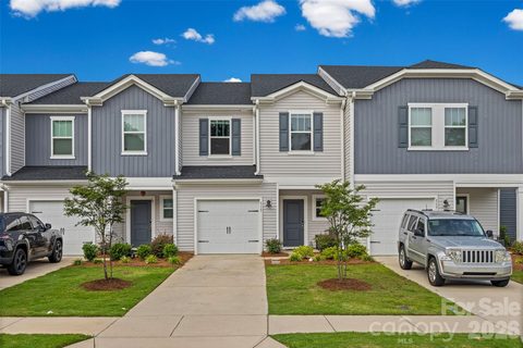 515 Tayberry Lane active townhome in Ashe Downs Townhomes, Fort Mill, SC