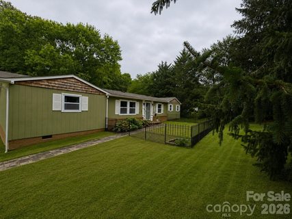 Homes in Country Place, Leicester