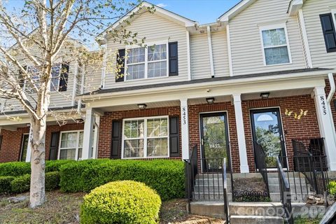 8453 Big Creek Court active townhome in Summerfield Townhomes, Charlotte, NC