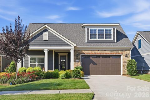 1041 Gradison Drive pending home in The Courtyards On Lawyers Road, Matthews, NC