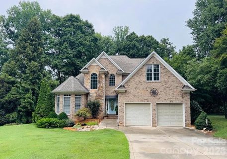 4029 Foxes Trail pending home in Cramer Mountain, Cramerton, NC