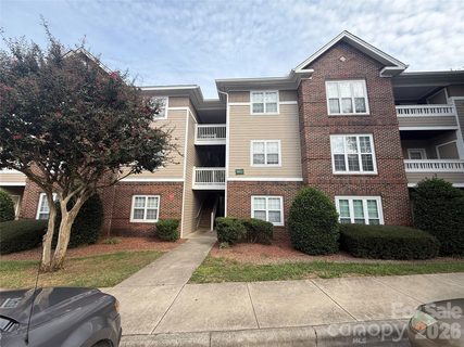 9811 Campus Walk Lane active condo in Campus Walk, Charlotte, NC