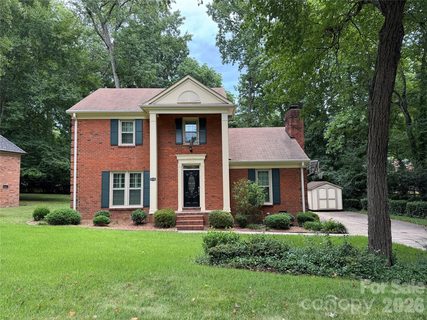 9732 Leeswood Lane pending home in Sardis Forest, Matthews, NC