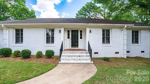 2222 Kings Drive pending home in Fairways, Gastonia, NC