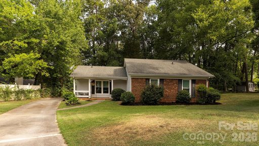 5209 Birchbark Lane pending home in Chestnut Lake, Charlotte, NC