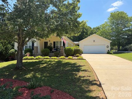 161 Winding Cedar Drive sold home in Davidson Woods, Statesville, NC