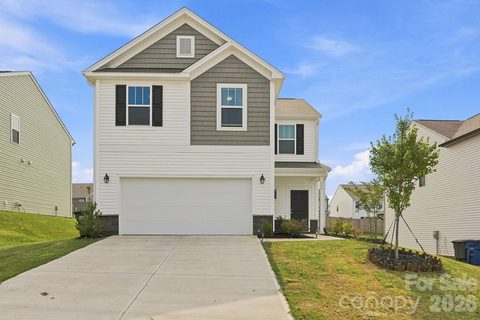 131 Gunwale Street pending home in Hidden Lakes, Statesville, NC