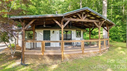 150 Freeman Knolls Drive pending home in Freeman Knolls, Hendersonville, NC