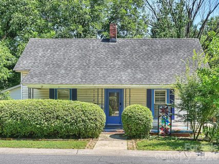 3014 Yadkin Avenue pending home in The Arts District, Charlotte, NC
