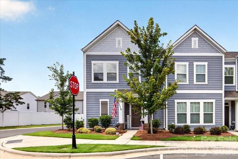 505 Morrows Turnout Way active townhome in Chadwick Park, Pineville, NC