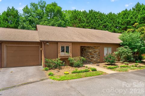 1736 12th Street active townhome in Huntington Woods Townhouses, Hickory, NC