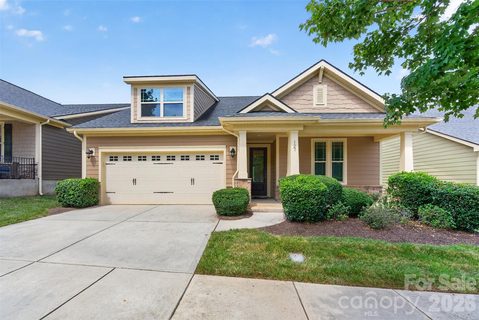 127 Johnson Manor Street active home in Johnson Manor, Mooresville, NC
