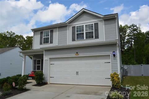 7218 Cuddington Drive pending home in The Reserve At Canyon Hills, Charlotte, NC
