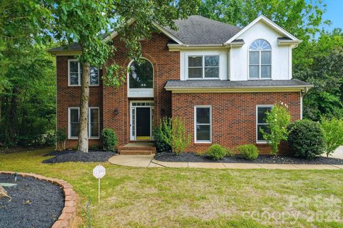 5305 Ravenglass Court pending home in Berkshire, Waxhaw, NC