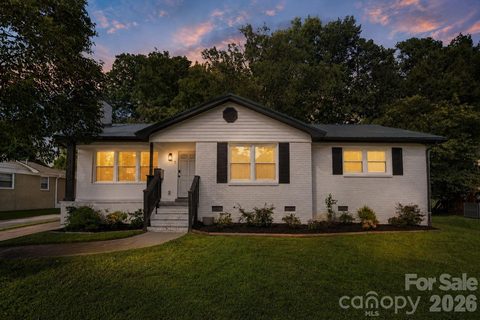 1036 Cutler Place active home in Oakhurst, Charlotte, NC