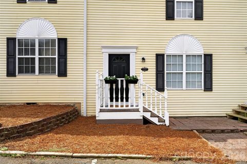 1057 19th Street pending townhome in Heather Gardens, Hickory, NC