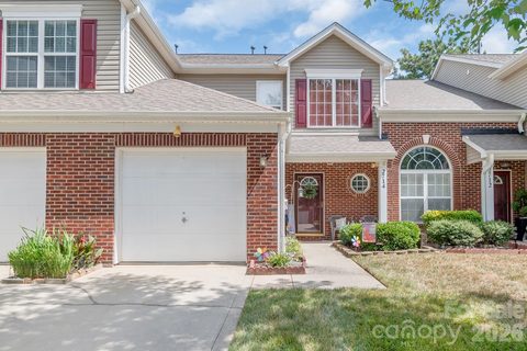 2714 Mill Valley Court pending home in Summerfield, Matthews, NC