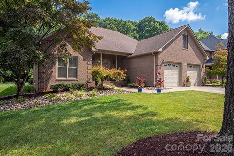 725 Hanna Woods Drive active home in Cramer Mountain, Cramerton, NC