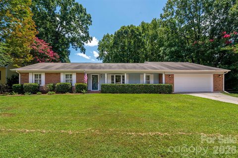 6637 Old Post Road sold home in McClintock Woods, Charlotte, NC