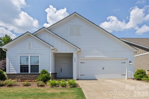 6612 Star Drive active home in Magnolia Cove, Sherrills Ford, NC