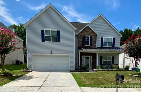 5813 Parkstone Drive active home in Prestwick, Matthews, NC