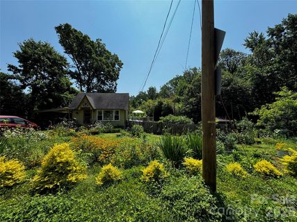 4124 4118 Oakwood Road active home in Trexler Acres, Charlotte, NC