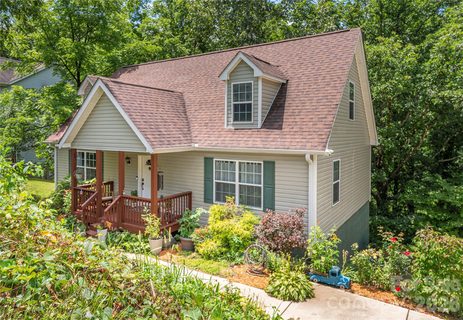 10 E Rolling Acres Drive pending home in Rolling Acres, Weaverville, NC