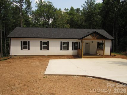 Homes in Five Oaks, Hickory
