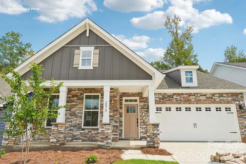 3245 Oberon Street pending home in Westport, York, SC