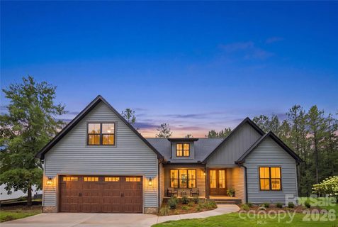 5014 Star Magnolia Court active home in Magnolia, Clover, SC