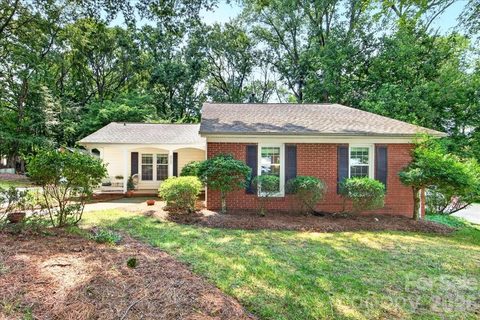 2703 Bremer Court pending home in Brandon Forest, Charlotte, NC