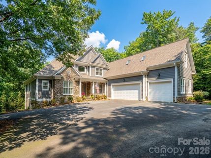 1820 Southpoint Lane active home in Uwharrie Point, New London, NC
